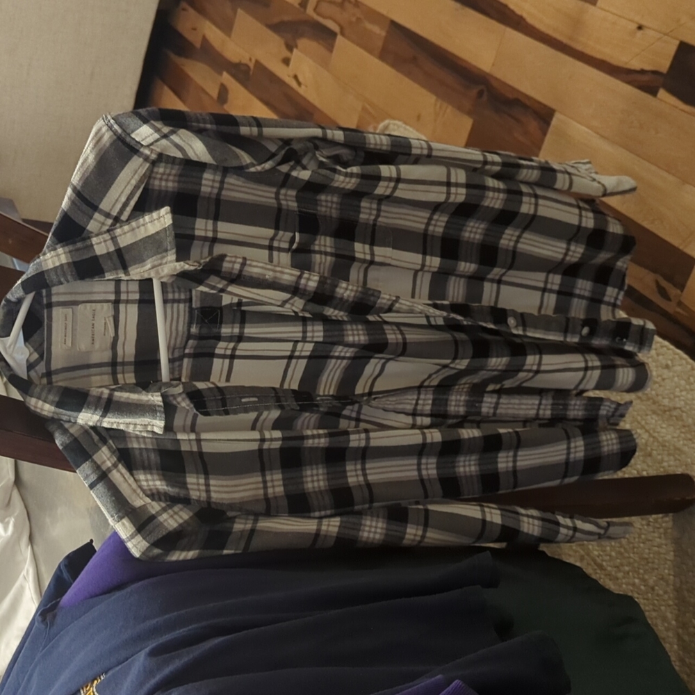 American Eagle flannel small